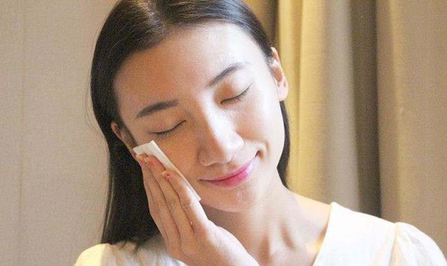{六合彩}(50岁女人护肤品排行榜国产品牌)